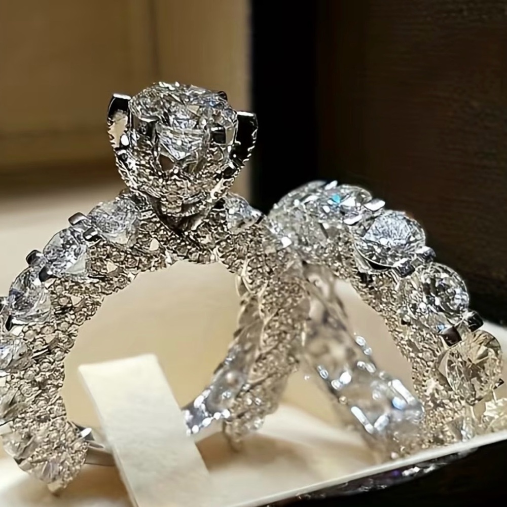 Elegant Women's Ring